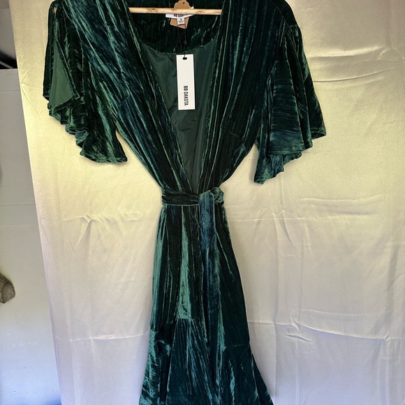BB Dakota Deep Green Velvet Long Sleeve Dress - Picture 1 of 3